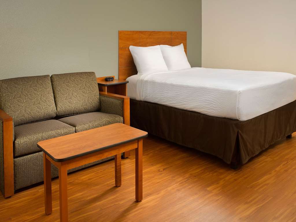 Woodspring Suites Houston La Porte Room photo